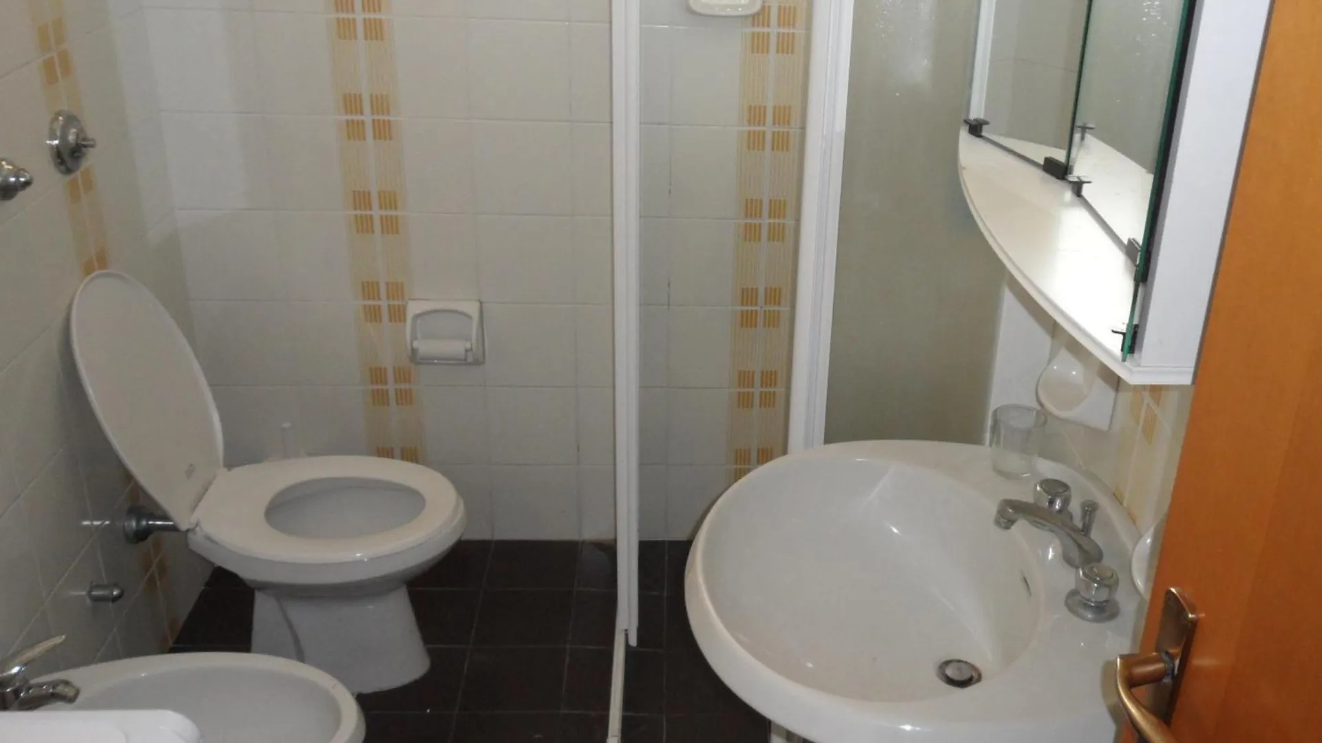 לידו די ג'סולו Piscina, Vicino Al Mare Residence Equilio דירה לידו די ג'סולו