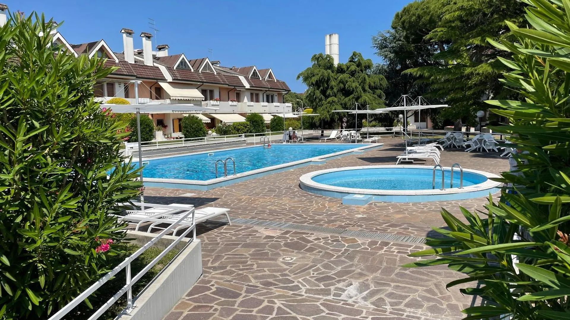 דירה לידו די ג'סולו Piscina, Vicino Al Mare Residence Equilio
